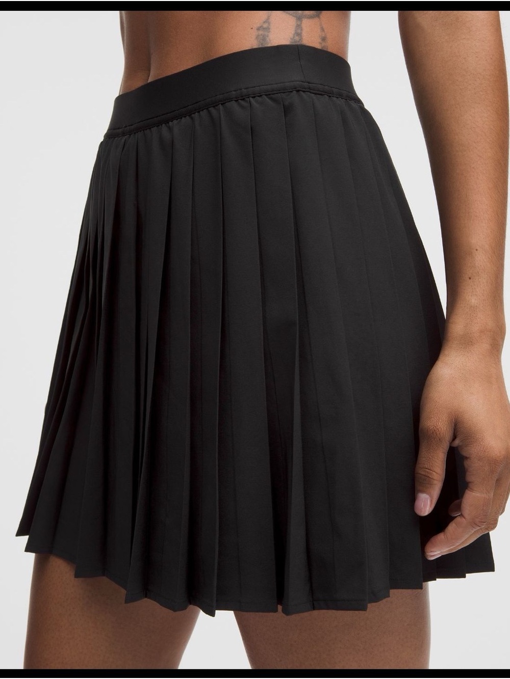 11-51 NWT Size 10 Lululemon Hight ris Pleated Tennis skirt blk